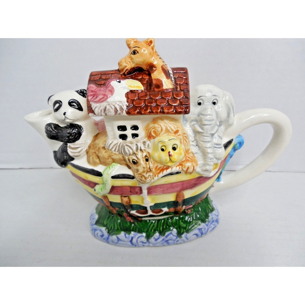 New World Specialties Vintage Noah's Ark Teapot Ceramic Animals Tea Pot